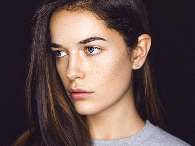 MAKEUP ARTIST NEEDED? NOT FOR THIS ONE