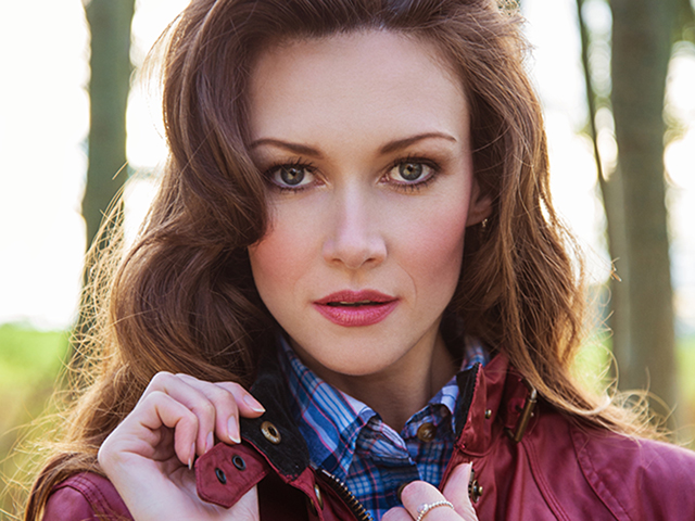 MODEL SPOTLIGHT – CAMILLA