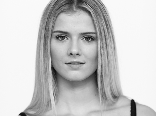 MODEL IN DEPTH – CHARLOTTE