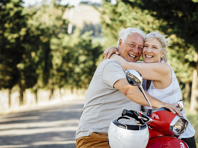 MODEL SPOTLIGHT – CHRIS AND SUE