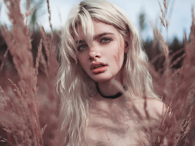 MODEL SPOTLIGHT – DEEANN