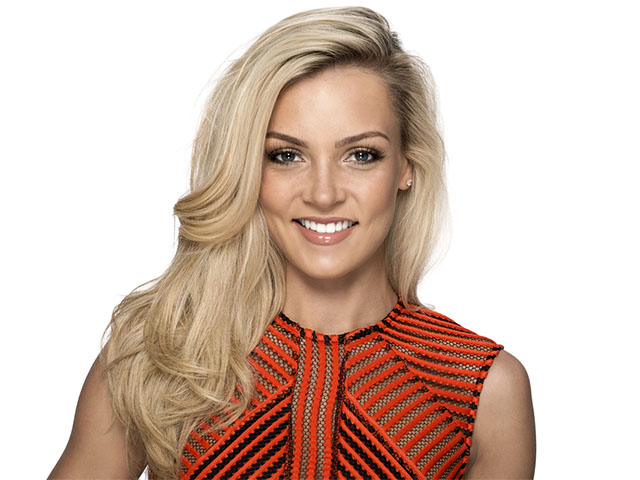 MODEL SPOTLIGHT – VICKY