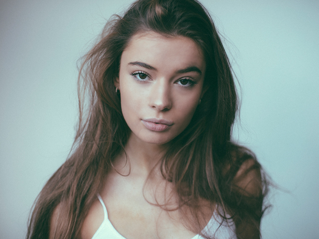 MODEL SPOTLIGHT – MEET EVA