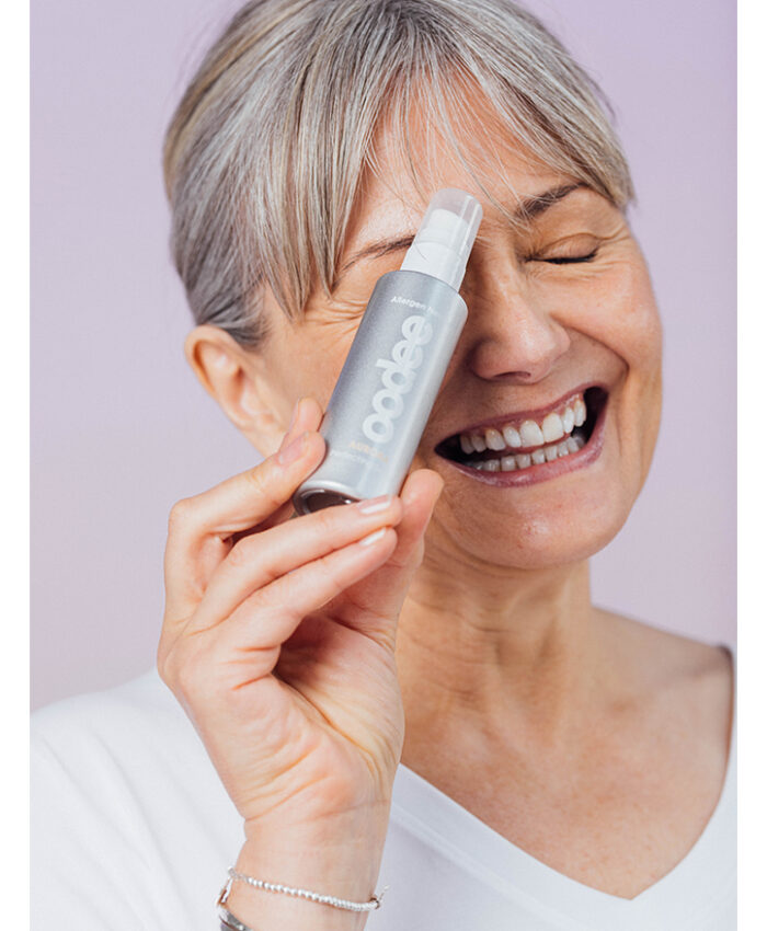 Victoria Holdstock – MUA