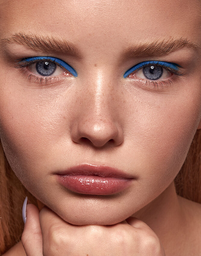 Victoria Holdstock – MUA